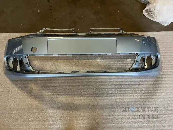 Front bumper Volkswagen Golf