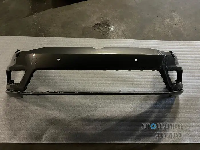 Front bumper Volkswagen Golf