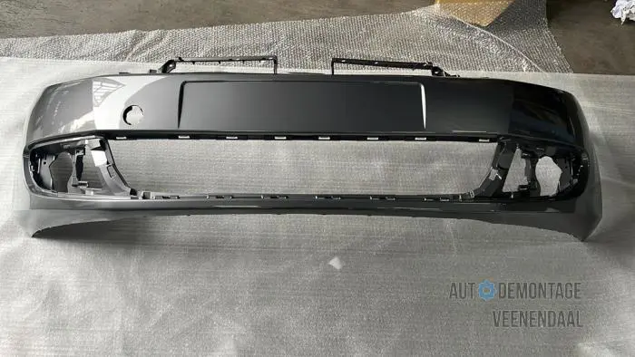 Front bumper Volkswagen Golf