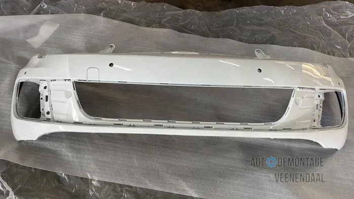 Front bumper Volkswagen Golf