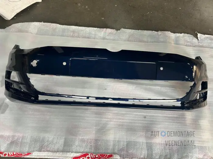 Front bumper Volkswagen Golf