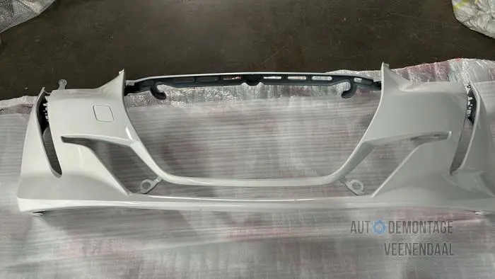 Front bumper Peugeot 208