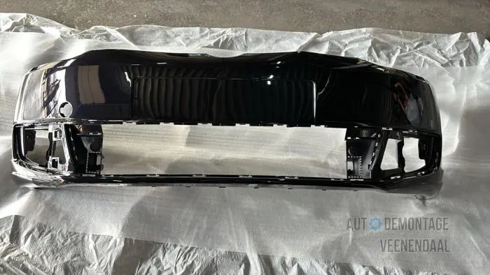 Front bumper Volkswagen Touran