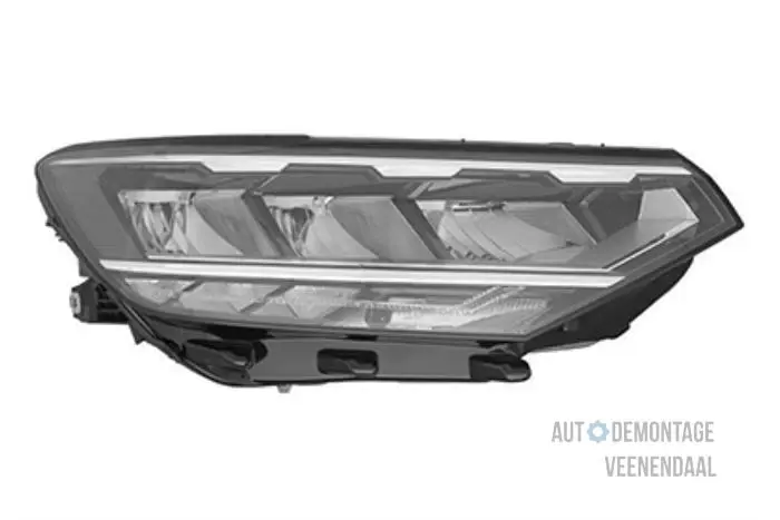 Headlight, right Volkswagen Passat